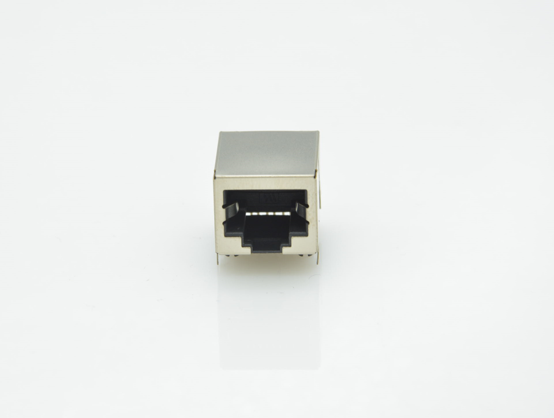 RJ45屏蔽無彈片 長18.6mm